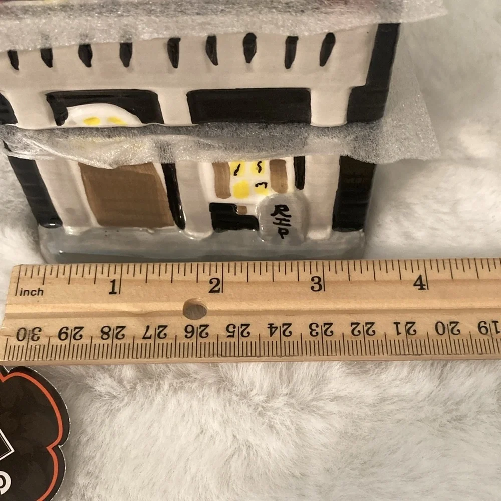 10 Strawberry Street Haunted House Measuring Cups